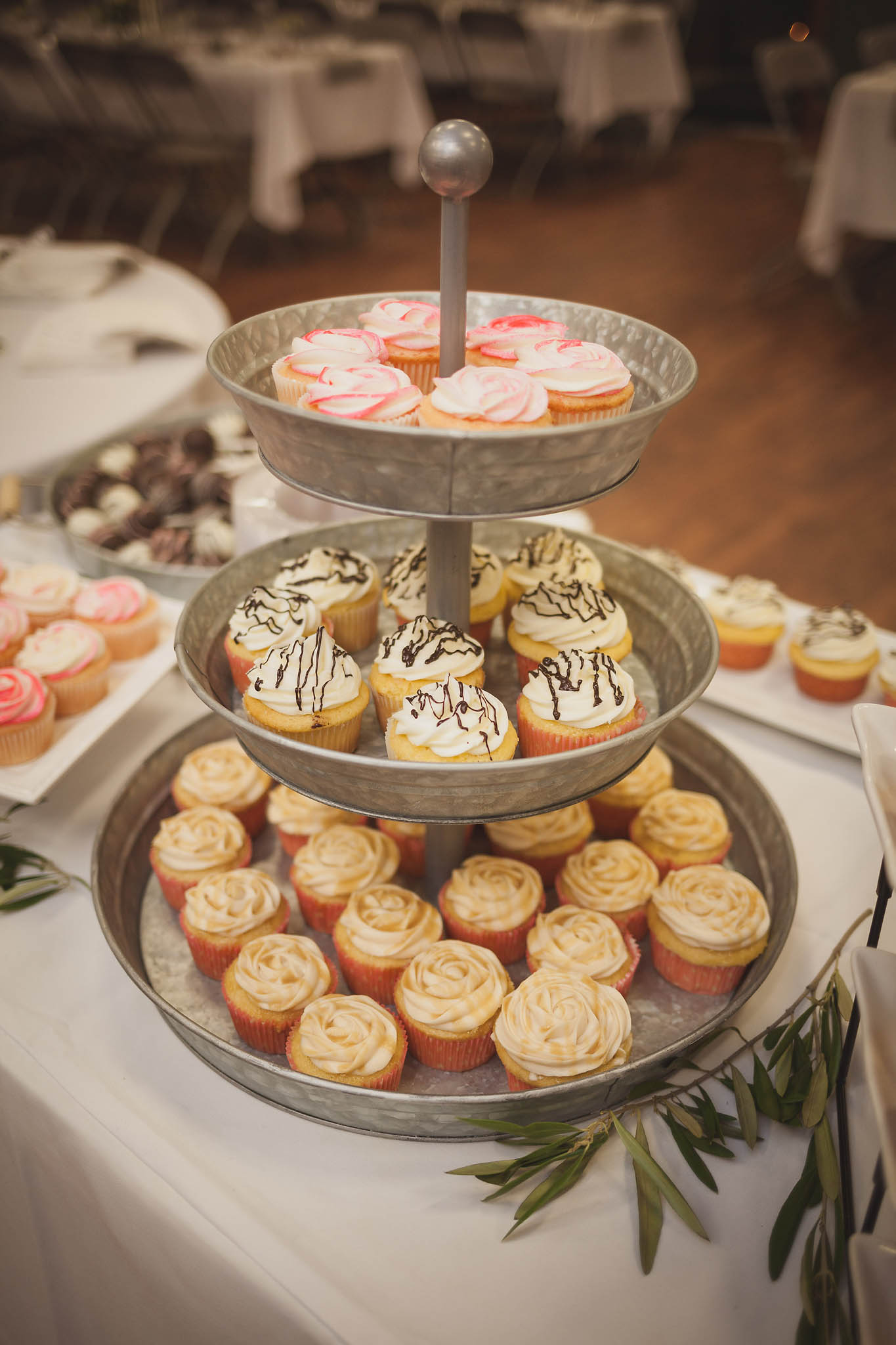 Chad and Loretta Wedding Day | Photography in Kidron Ohio | Tiffany Reiff Designs