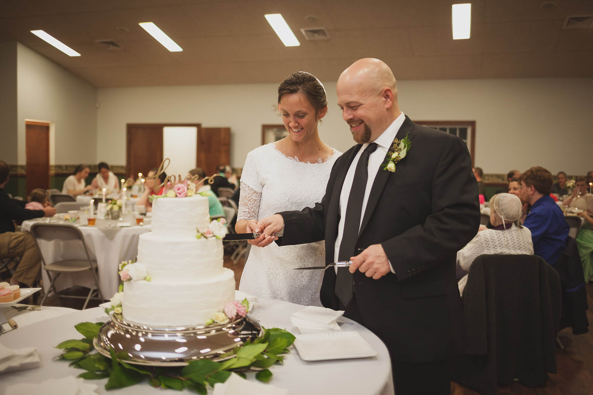 Chad and Loretta Wedding Day | Photography in Kidron Ohio | Tiffany Reiff Designs