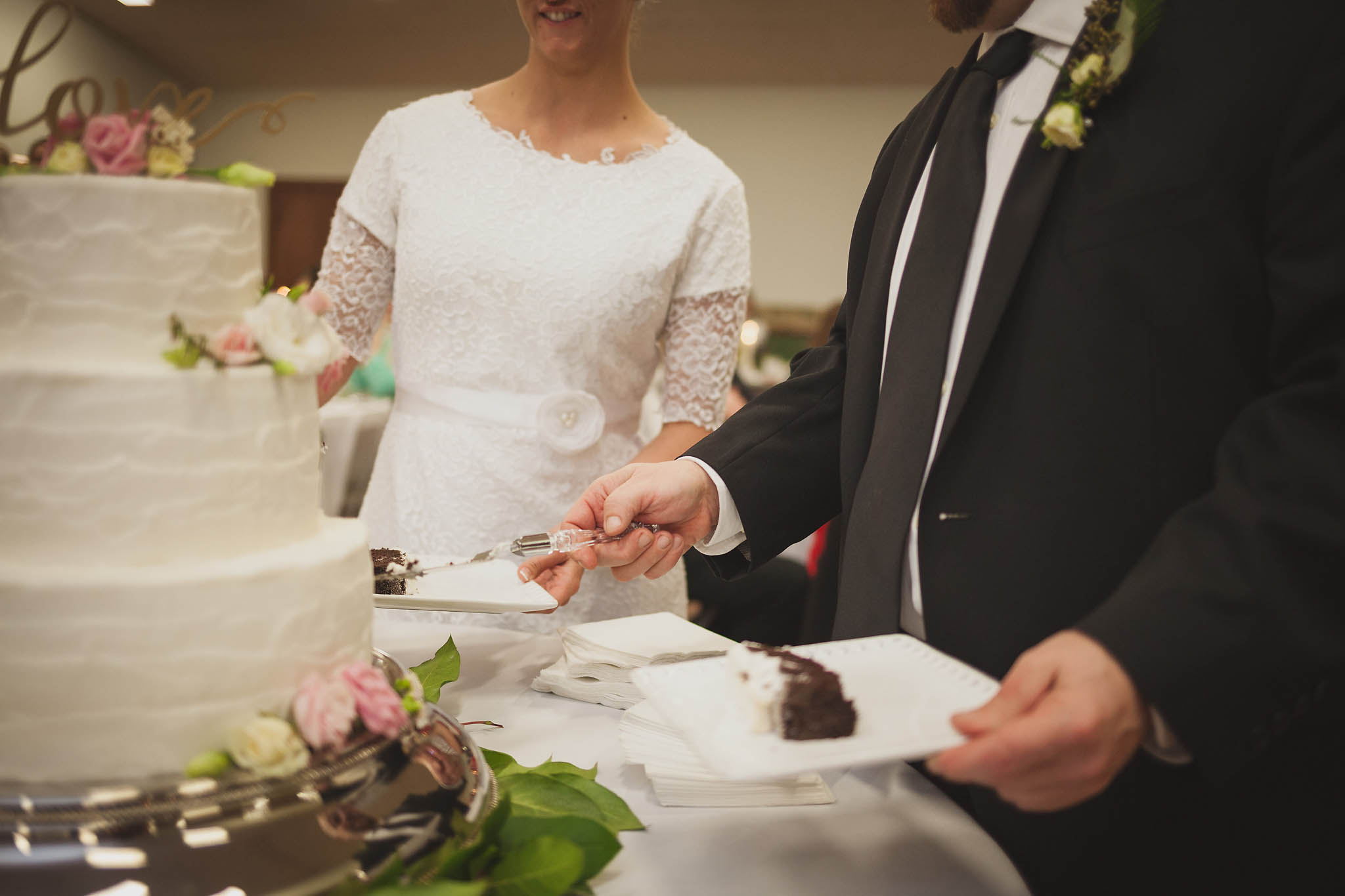 Chad and Loretta Wedding Day | Photography in Kidron Ohio | Tiffany Reiff Designs