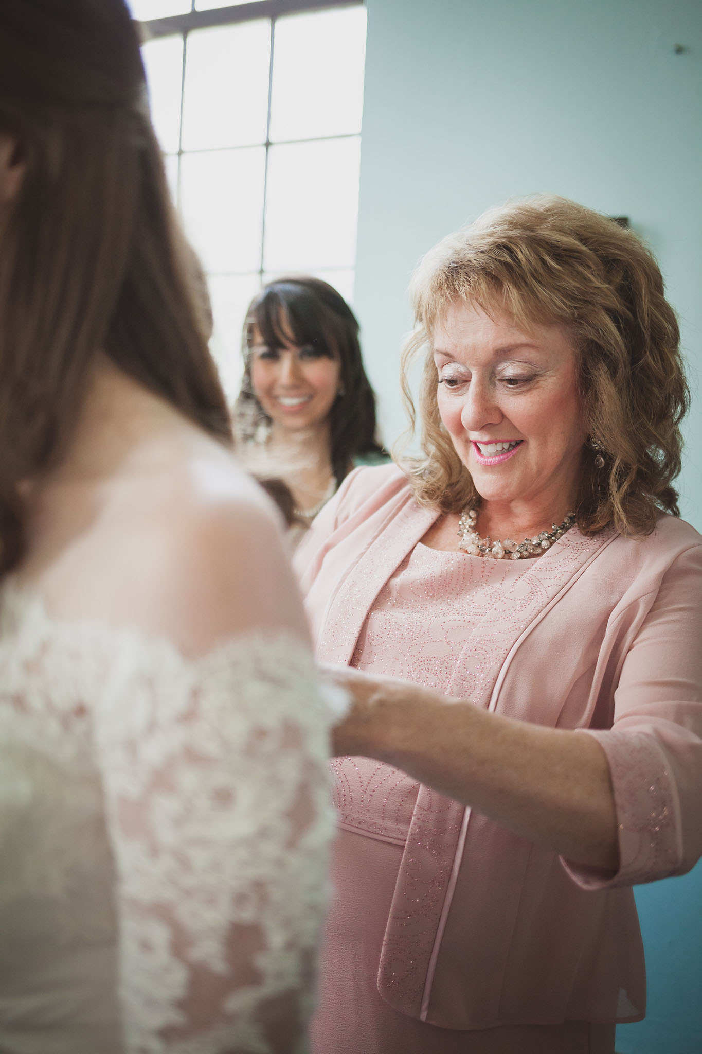 Stephen and Sarah Wedding Day | Wedding Photographer in Zoar Ohio
