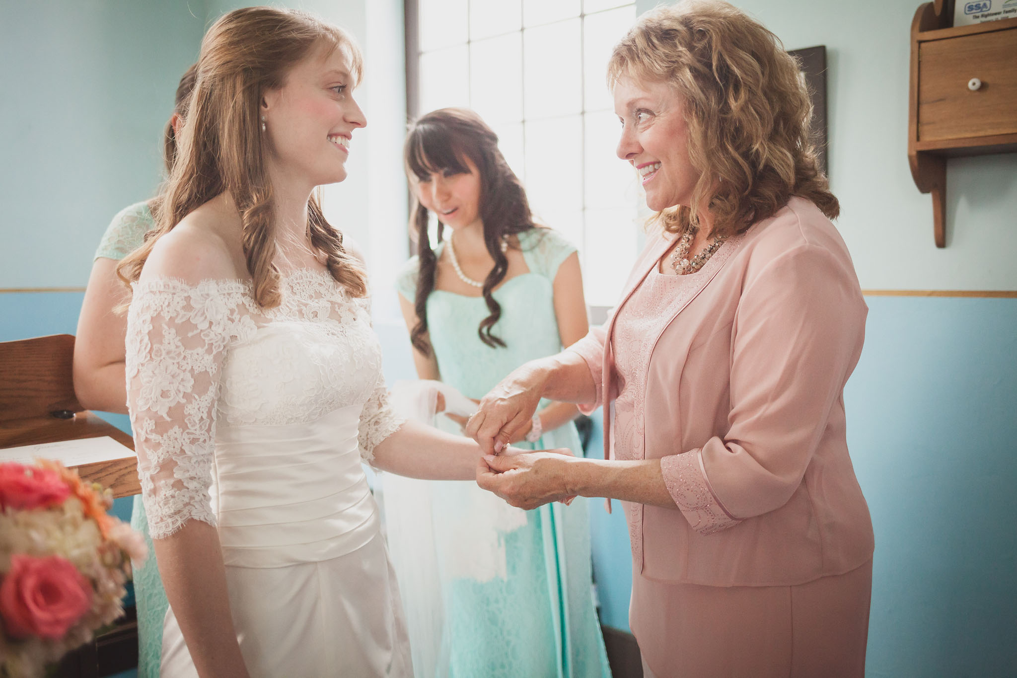 Stephen and Sarah Wedding Day | Wedding Photographer in Zoar Ohio