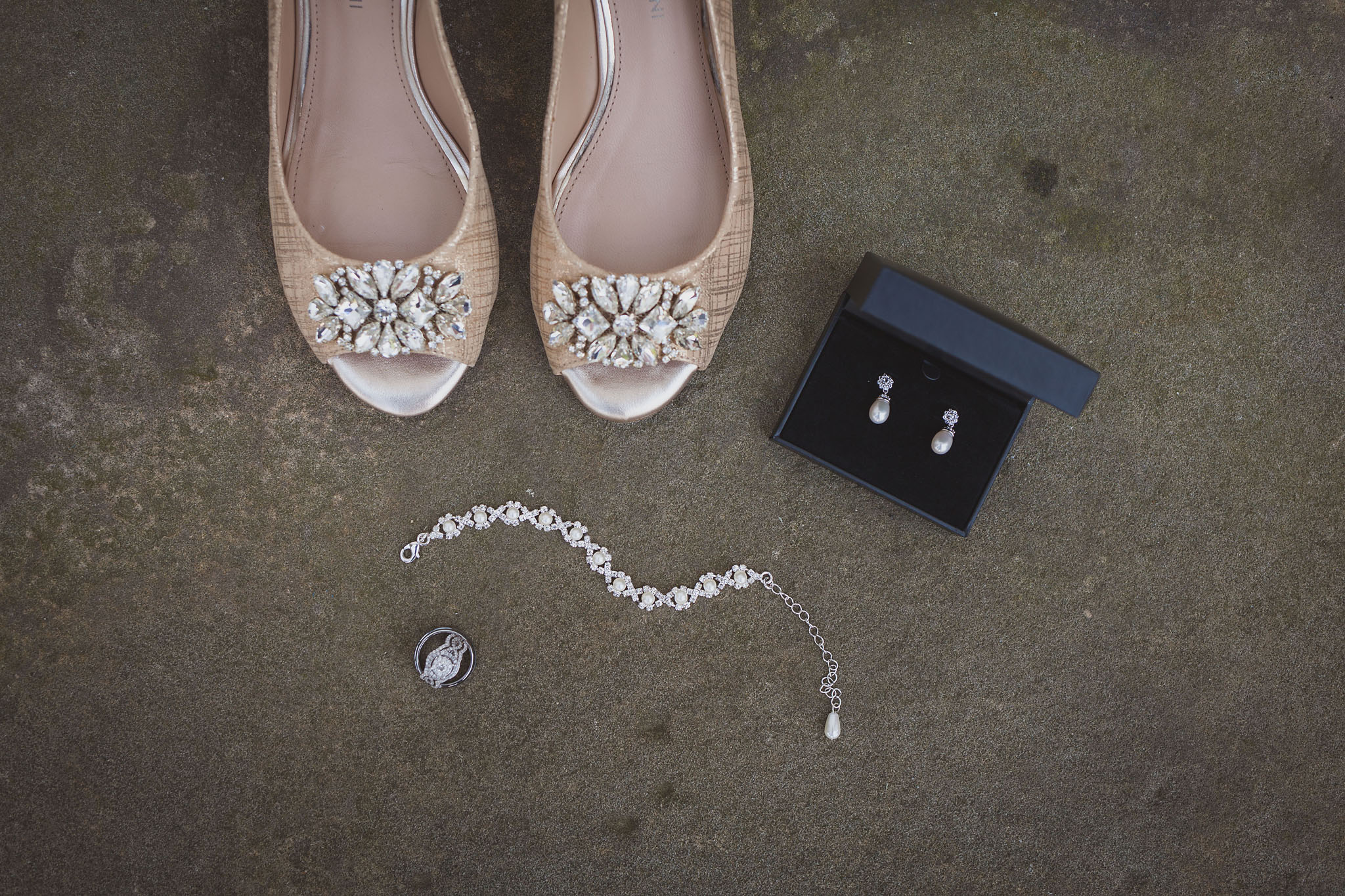 Stephen and Sarah Wedding Day | Wedding Photographer in Zoar Ohio