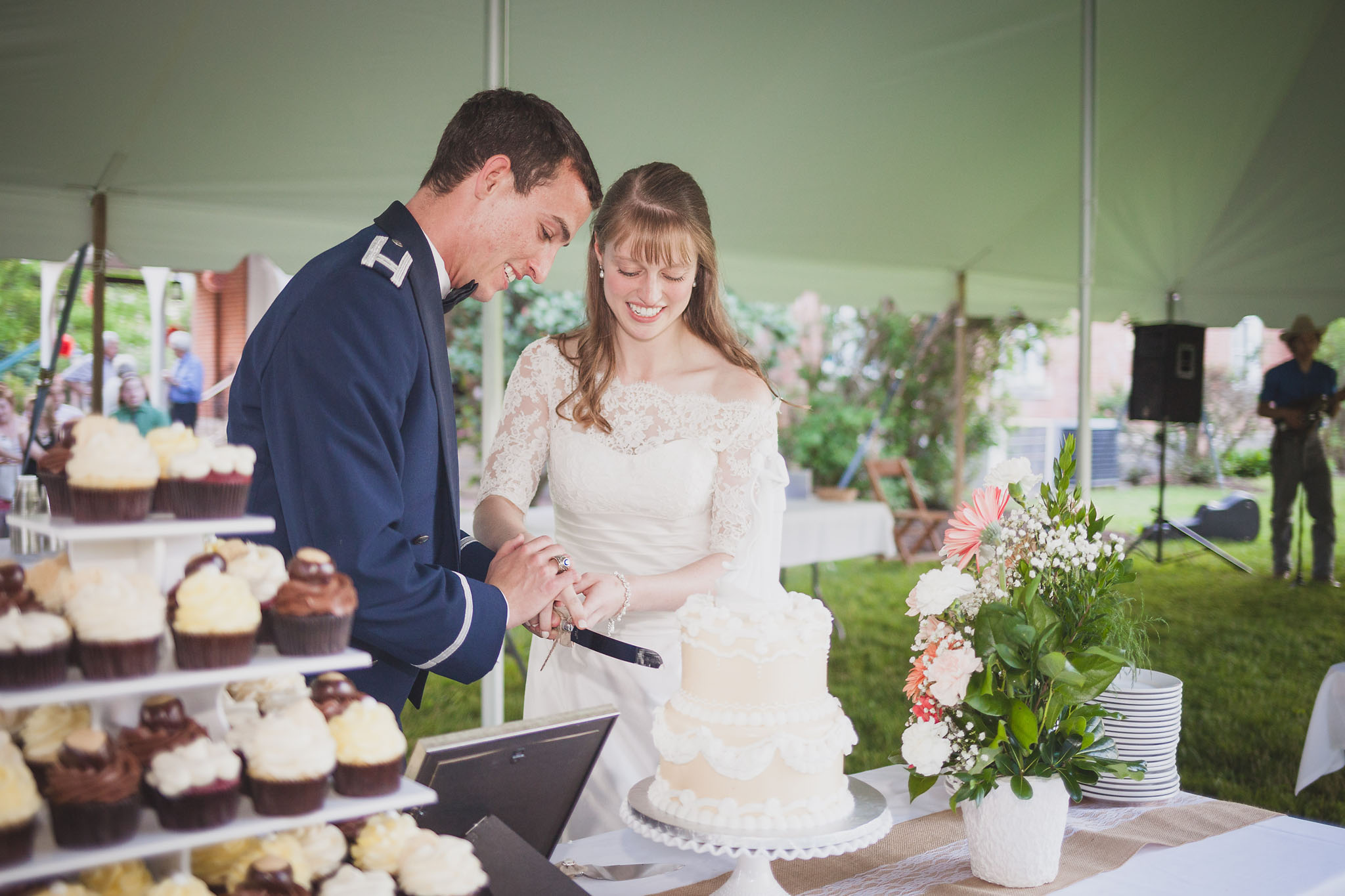 Stephen and Sarah Wedding Day | Wedding Photographer in Zoar Ohio